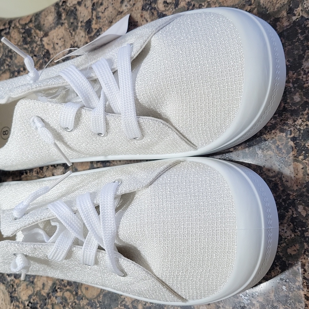 Perfect white slip ons, NWT🎊🎉🤍🤍 - Picture 7 of 8